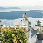 On The Rocks Santorini 4* Imerovigli (Santorini)