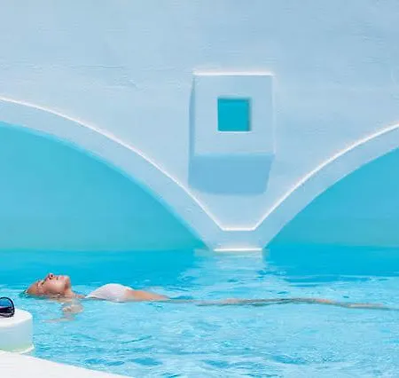 On The Rocks Santorini 4*