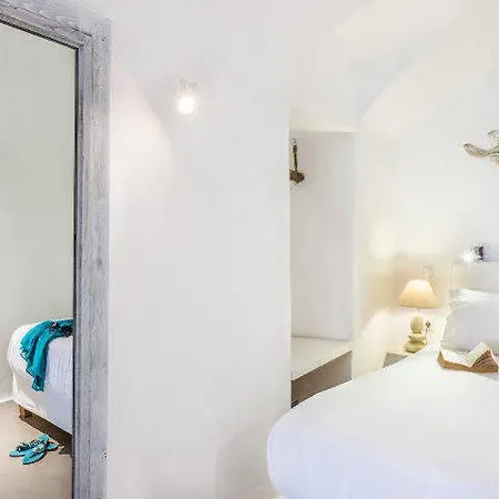 On The Rocks Santorini 4* Имеровигли