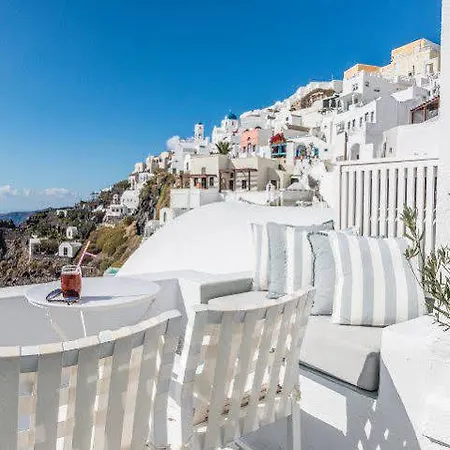 On The Rocks Santorini 4* 이메로비글리