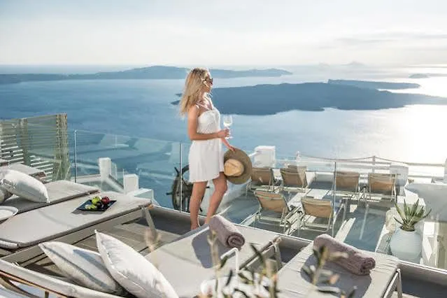 On The Rocks Santorini Hotell 4*