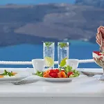 On The Rocks Santorini Hotel 4*