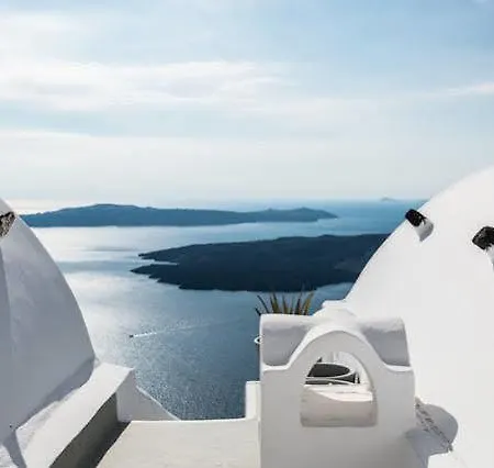 On The Rocks Santorini 4*