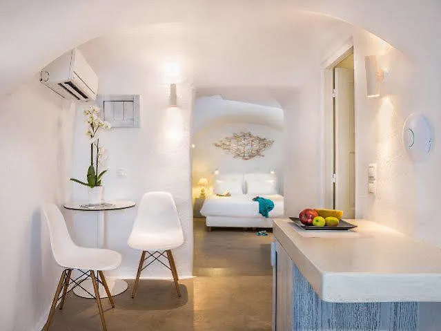 Hotel On The Rocks Santorini 4*