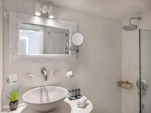 On The Rocks Santorini 易莫洛林